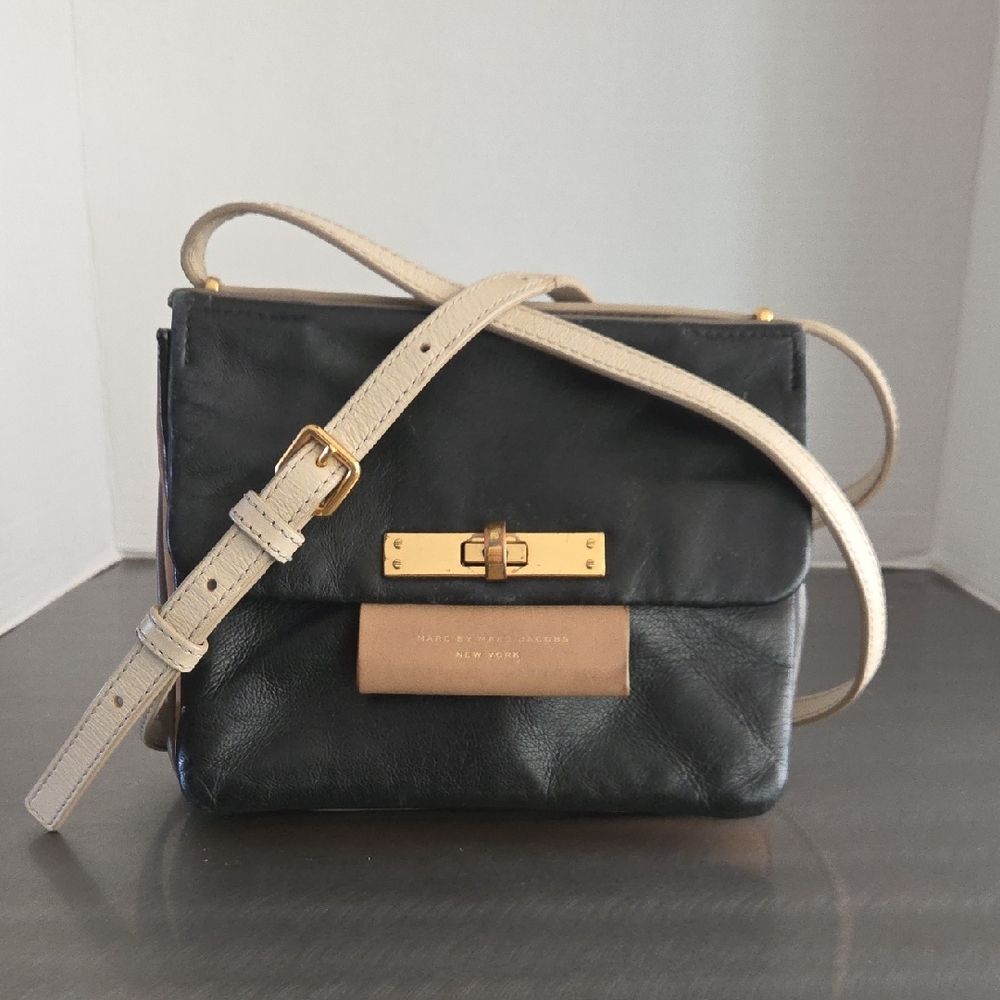 Marc by Marc Jacobs Leather Crossbody Bag Black Taupe Minimal Classic Designer